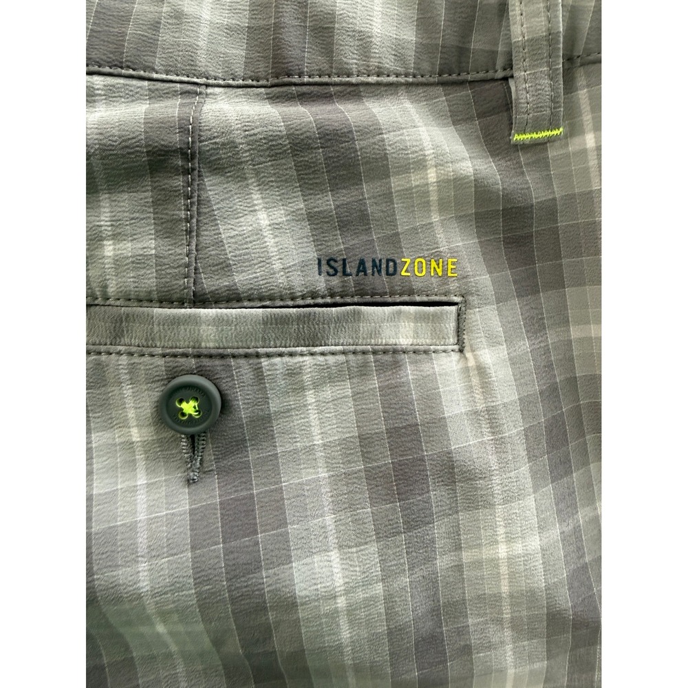 Tommy Bahama IslandZone Mens 40 Grey Plaid Cargo Shorts Performance Golf Travel - Picture 3 of 11